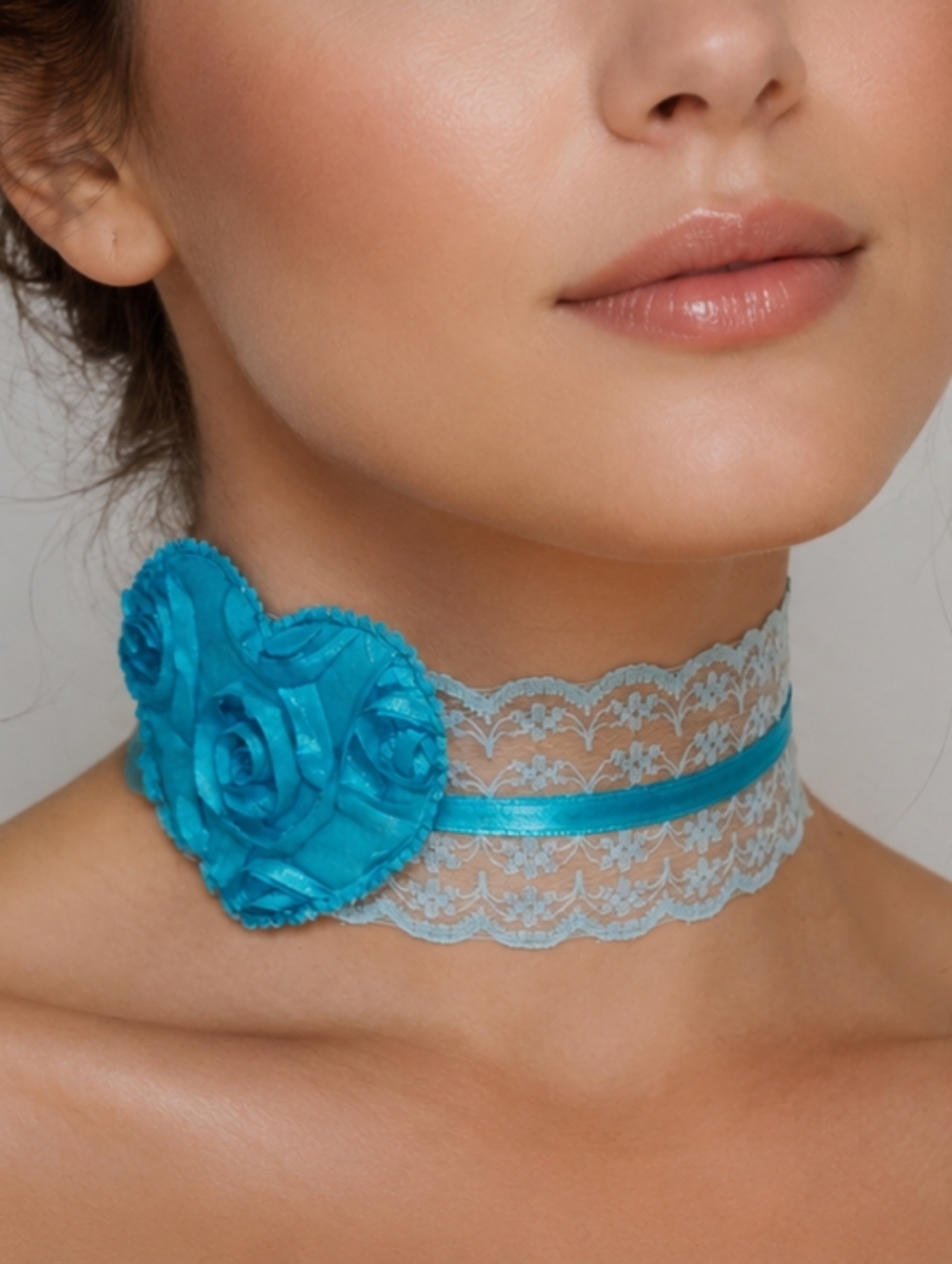 Gorgeous Lace Heart Choker